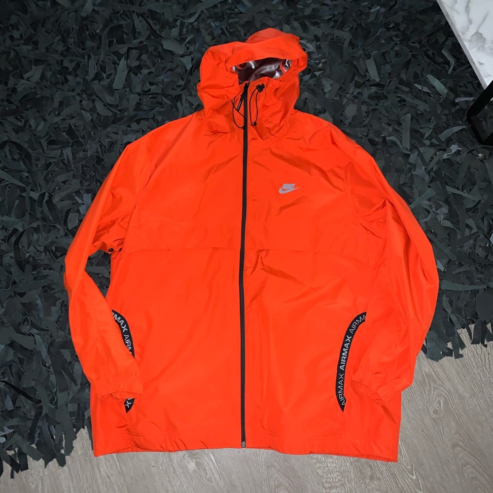 RED NIKE ARIMAX ZIPUP JACKET